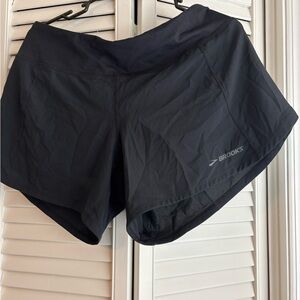 Brooks chaser shorts 5”